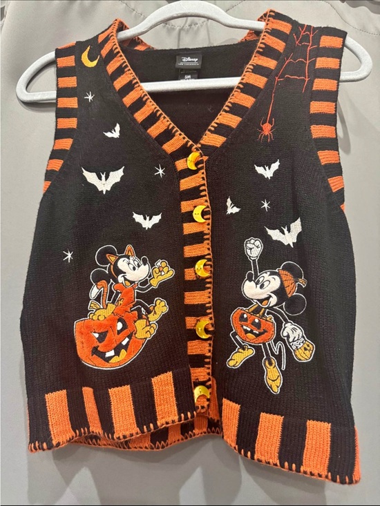 Disney Sweaters - Disney Black and Orange Mickey Mouse Halloween Sweater Vest

Disney Halloween